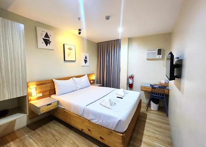 호텔 Dlt Cebu Powered By Cocotel 3*